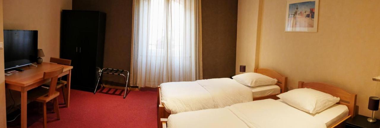 Hotel Restaurant Collin Ferrette ภายนอก รูปภาพ