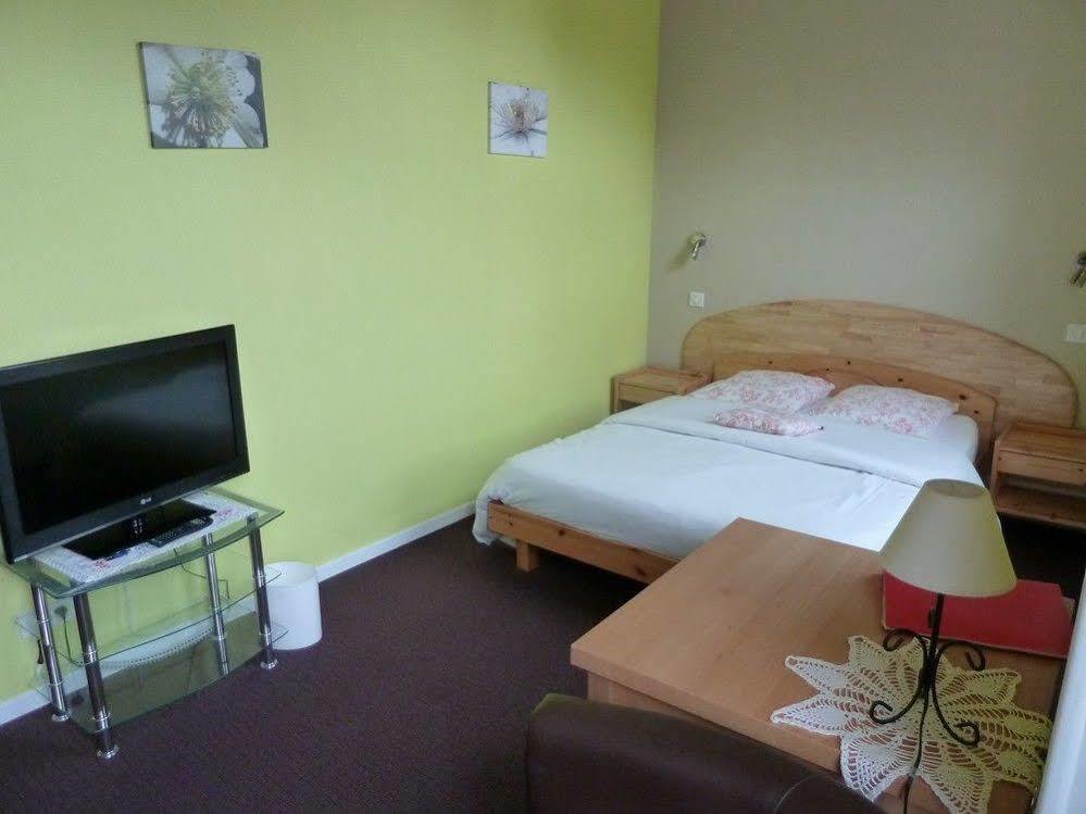 Hotel Restaurant Collin Ferrette ภายนอก รูปภาพ